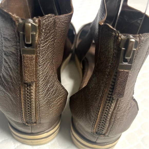 Eileen Fisher Sport Criss Cross Banded Leather Platform Sandals Metallic 
Sz 7 - Picture 3 of 6